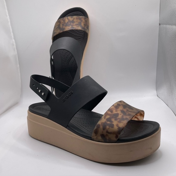 Crocs Brooklyn Wedge Sandals Women's Size 8 Beige Black Platform Preppy Beach - Picture 1 of 8